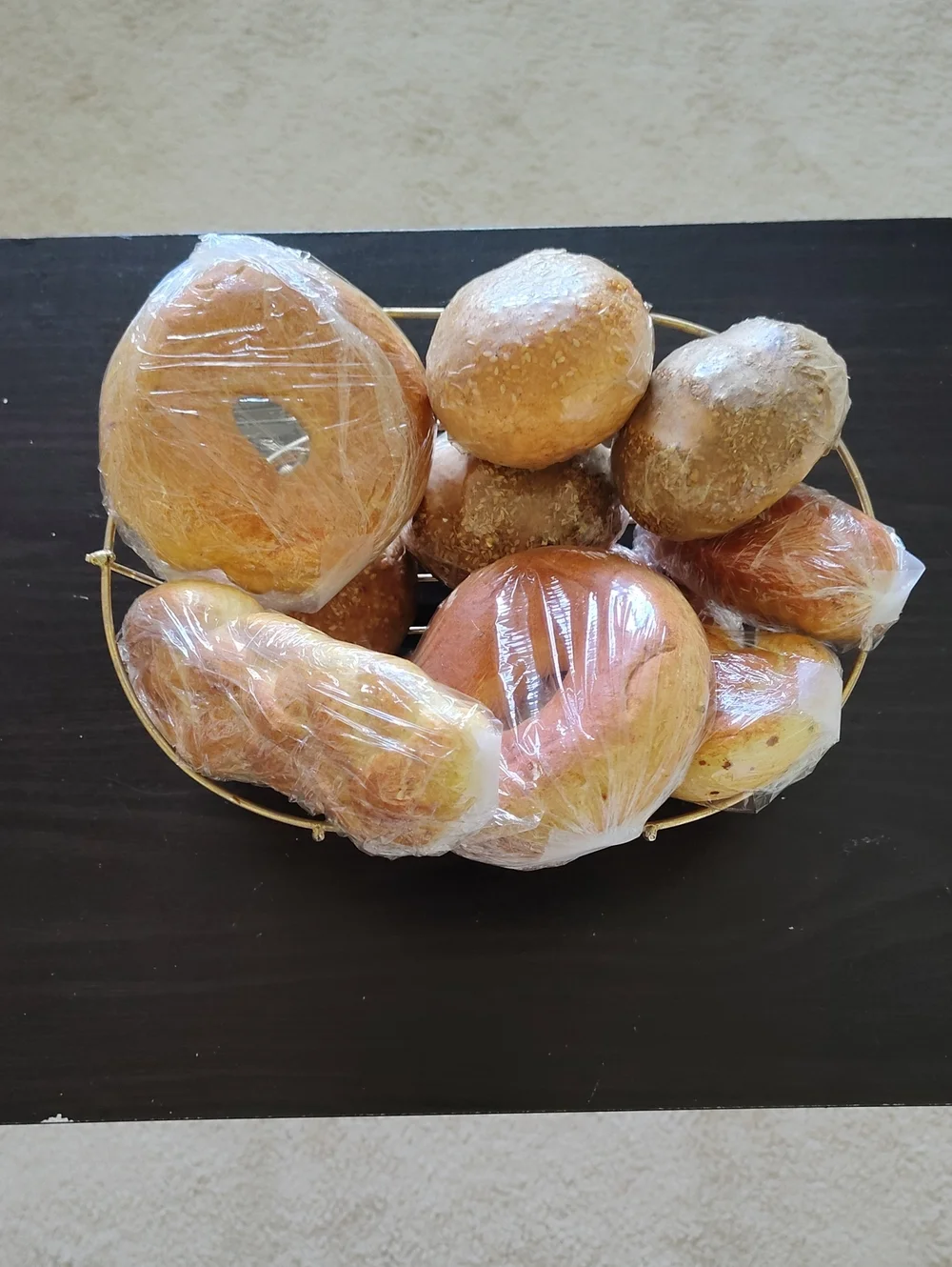 Gold Wire Bread Basket with Brown Decorative Bread